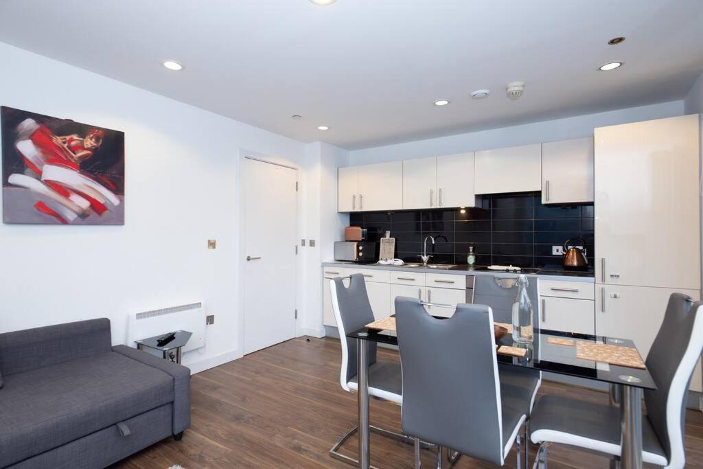 Stylish Mediacity 2Bed, Sleeps 6, Amazing Views Manchester Extérieur photo