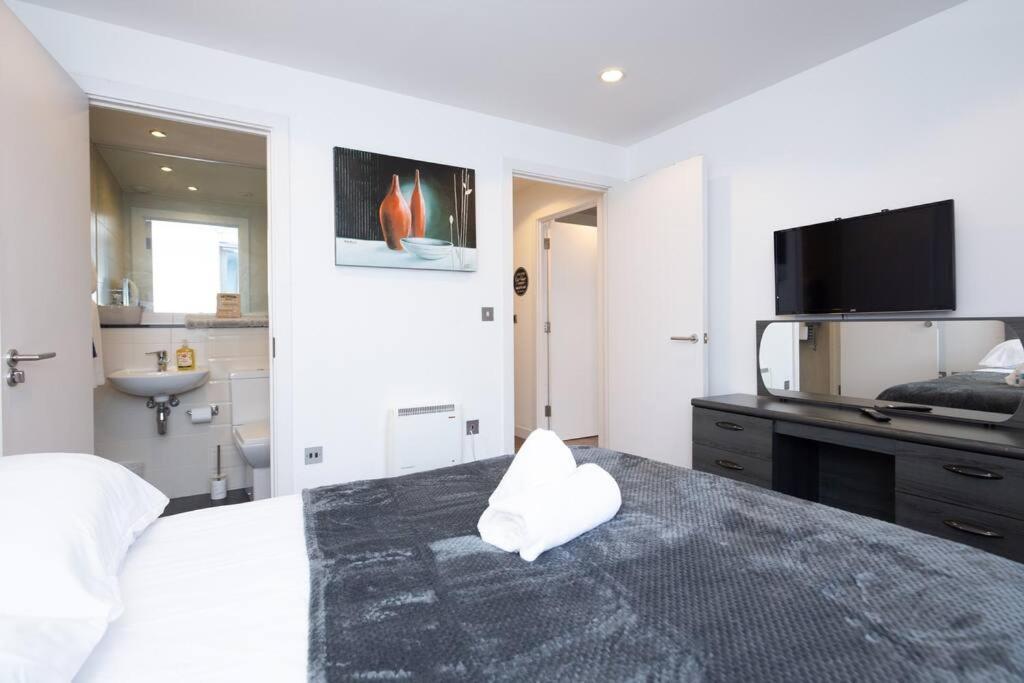 Stylish Mediacity 2Bed, Sleeps 6, Amazing Views Manchester Extérieur photo