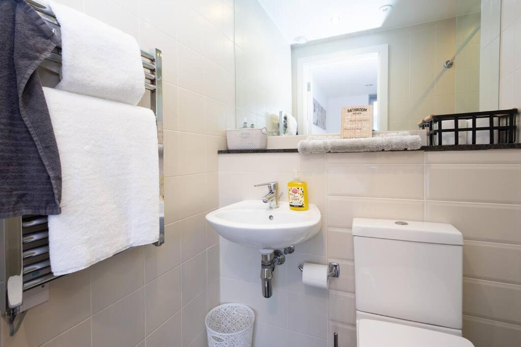Stylish Mediacity 2Bed, Sleeps 6, Amazing Views Manchester Extérieur photo
