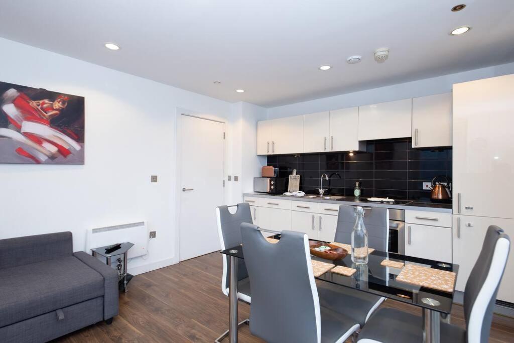 Stylish Mediacity 2Bed, Sleeps 6, Amazing Views Manchester Extérieur photo